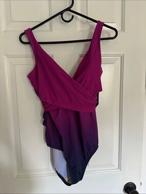 NWT Land’s End  Magenta to Deep Purple Ombre One-Piece Swimsuit Size 14